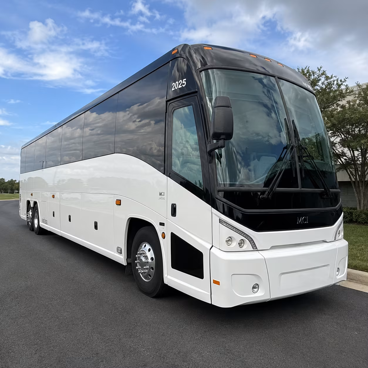convention shuttle buses between henderson and the las vegas convention center