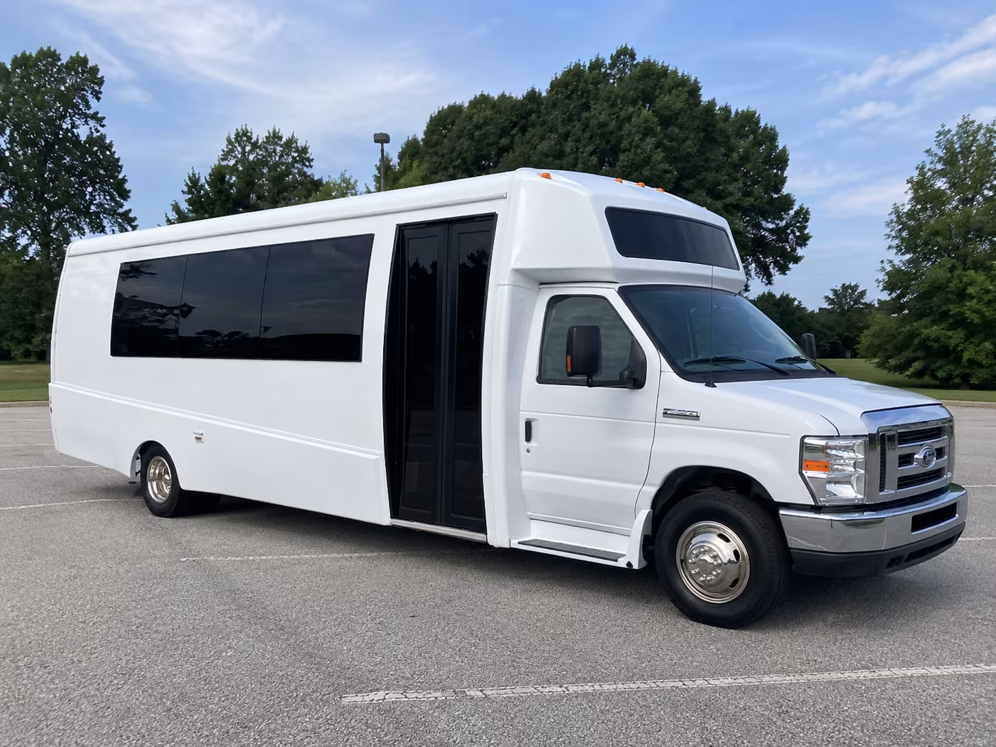 henderson 18 passenger party bus